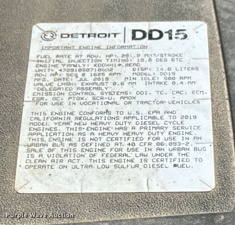 image for item NL9945 2020 Freightliner  Cascadia semi truck