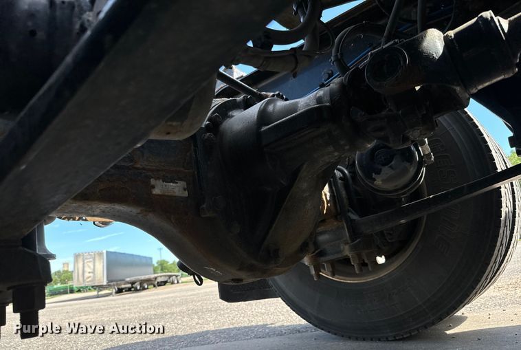 image for item NL9945 2020 Freightliner  Cascadia semi truck