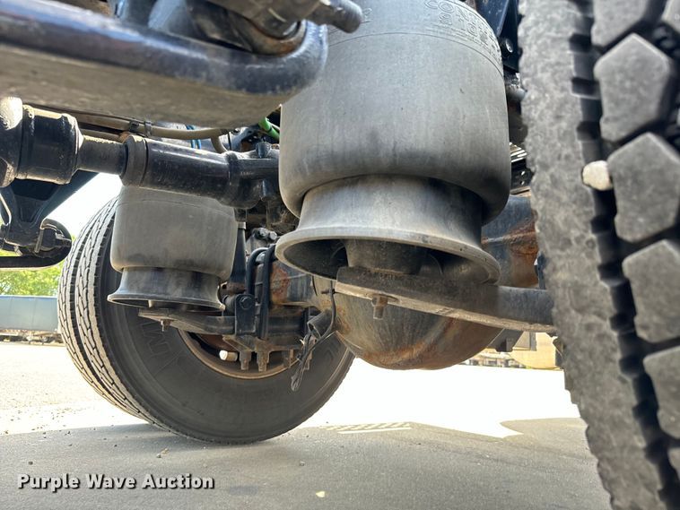 image for item NL9945 2020 Freightliner  Cascadia semi truck