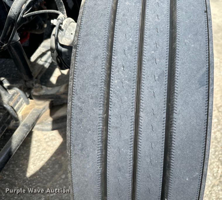 image for item NL9945 2020 Freightliner  Cascadia semi truck