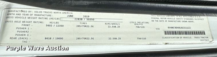 image for item NL9946 2020 Volvo VNL64T semi truck