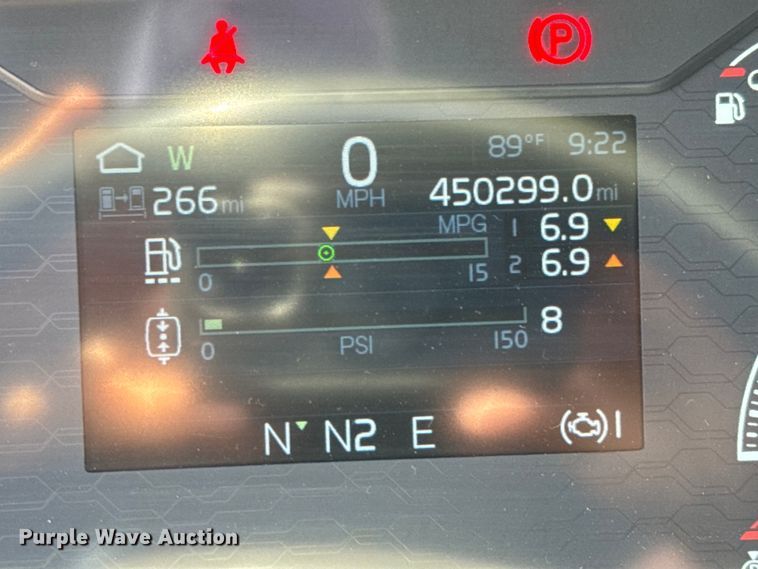 image for item NL9947 2020 Volvo  VNL64T semi truck