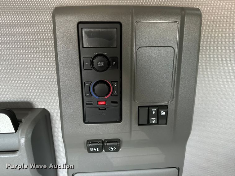 image for item NL9947 2020 Volvo  VNL64T semi truck