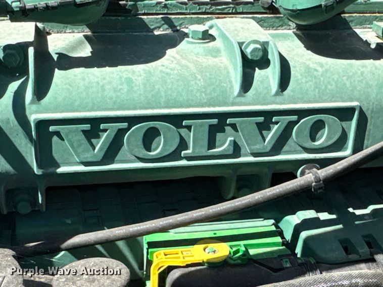 image for item NL9947 2020 Volvo  VNL64T semi truck