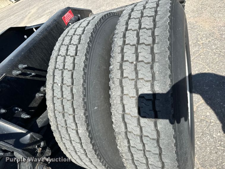 image for item NL9947 2020 Volvo  VNL64T semi truck