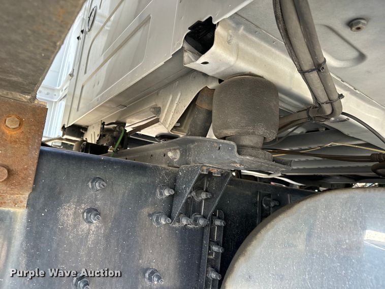 image for item NL9948 2020 Volvo  VNL semi truck