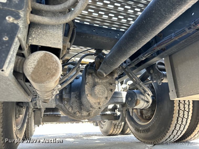 image for item NL9948 2020 Volvo  VNL semi truck