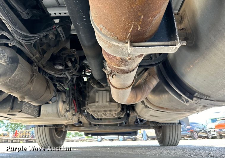 image for item NL9948 2020 Volvo  VNL semi truck