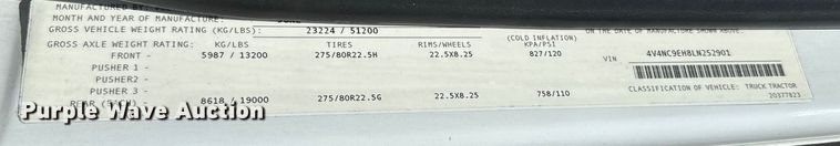 image for item NL9948 2020 Volvo  VNL semi truck