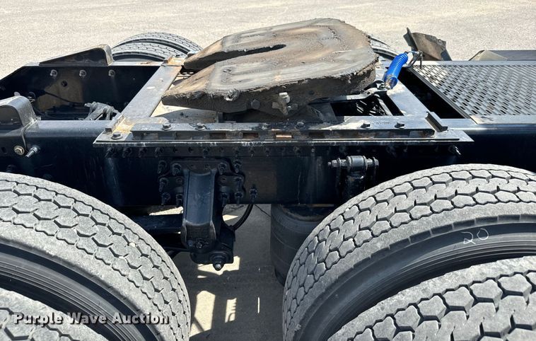 image for item NL9949 2021 Volvo VNL semi truck