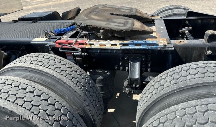 image for item NL9949 2021 Volvo VNL semi truck