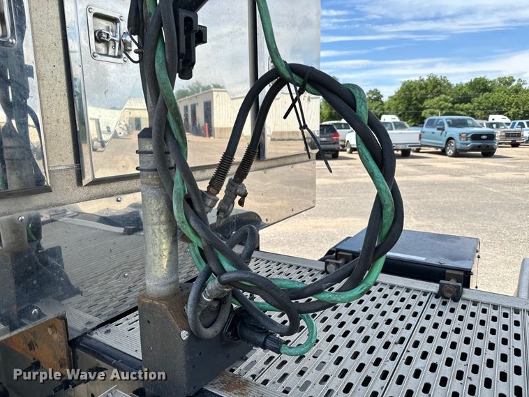 image for item NL9949 2021 Volvo VNL semi truck