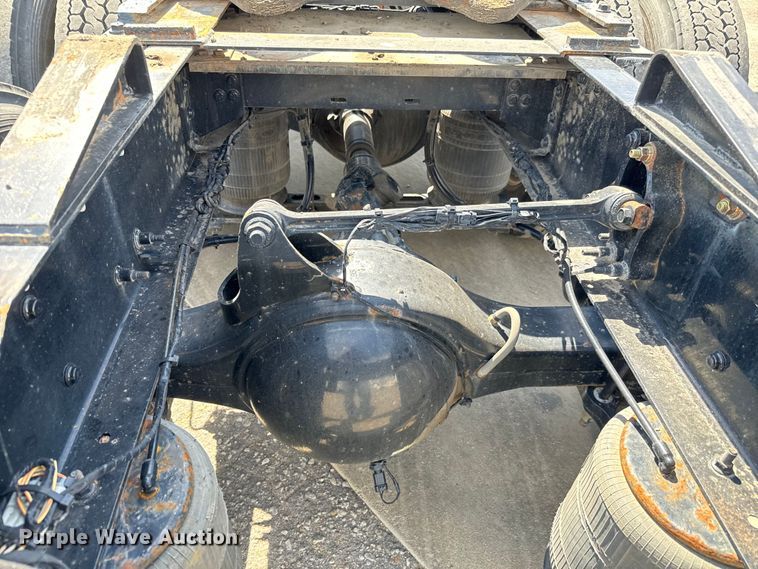 image for item NL9949 2021 Volvo VNL semi truck