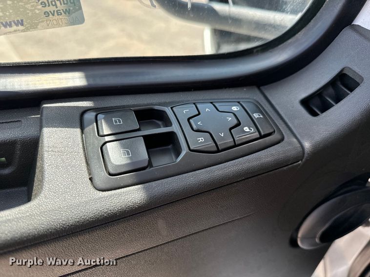 image for item NL9949 2021 Volvo VNL semi truck