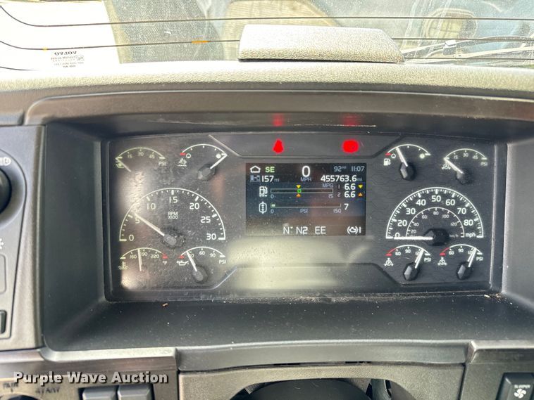 image for item NL9949 2021 Volvo VNL semi truck