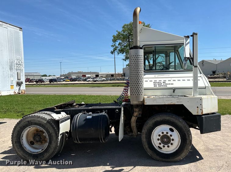 image for item NL9969 2003 Ottawa Truck 30 yard truck