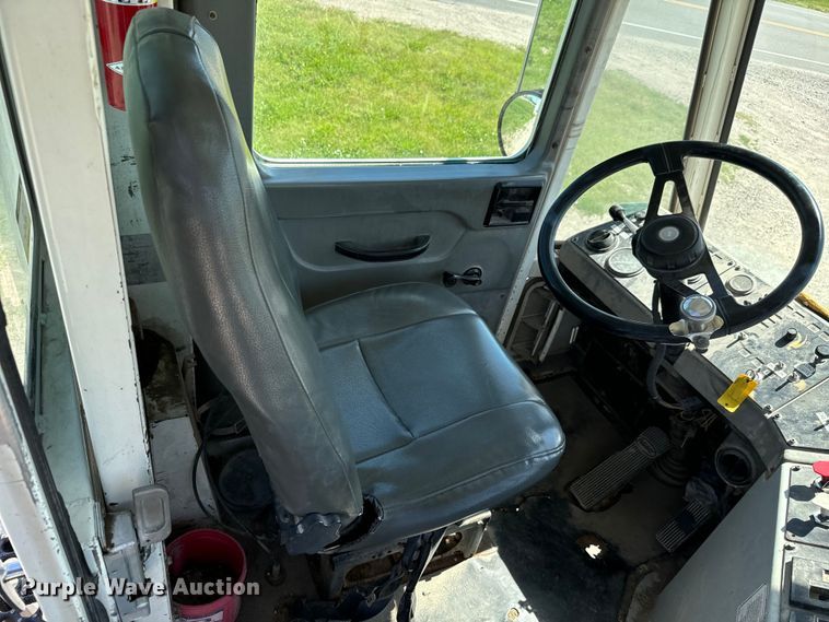 image for item NL9969 2003 Ottawa Truck 30 yard truck