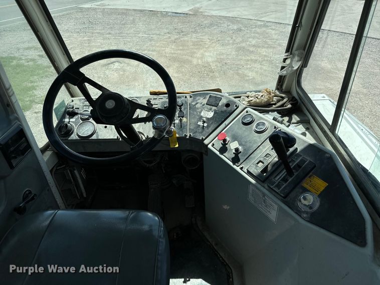 image for item NL9969 2003 Ottawa Truck 30 yard truck