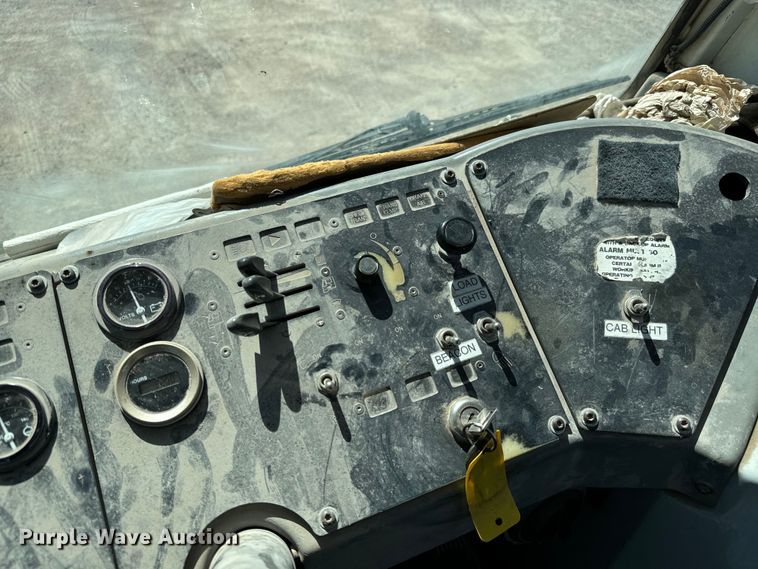 image for item NL9969 2003 Ottawa Truck 30 yard truck