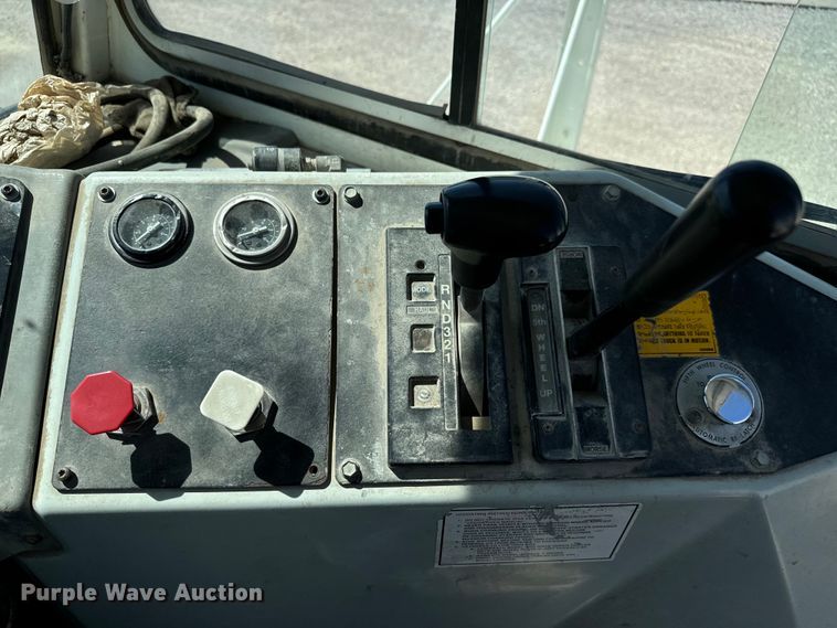 image for item NL9969 2003 Ottawa Truck 30 yard truck