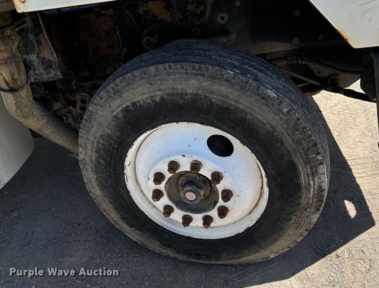 image for item NL9969 2003 Ottawa Truck 30 yard truck