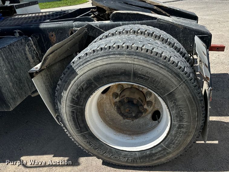 image for item NL9969 2003 Ottawa Truck 30 yard truck