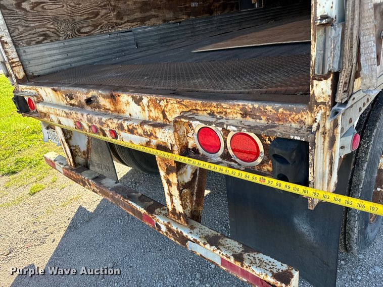 image for item NL9970 2000 Stoughton  AVW-545T-S-C-AR dry van trailer