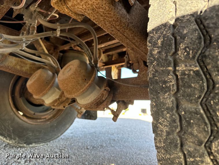 image for item NL9970 2000 Stoughton  AVW-545T-S-C-AR dry van trailer