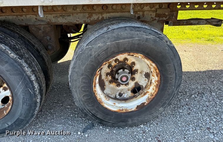 image for item NL9970 2000 Stoughton  AVW-545T-S-C-AR dry van trailer