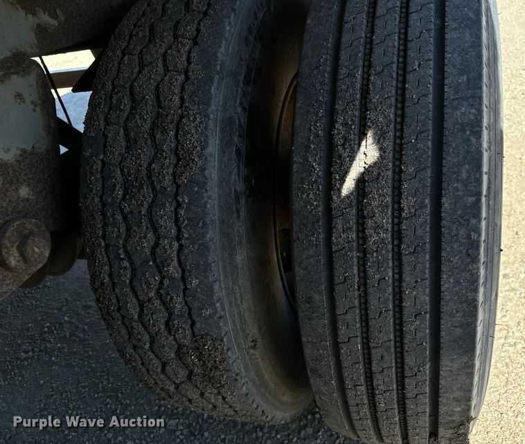 image for item NL9972 1999 Great Dane 7411TP-SAX dry van trailer