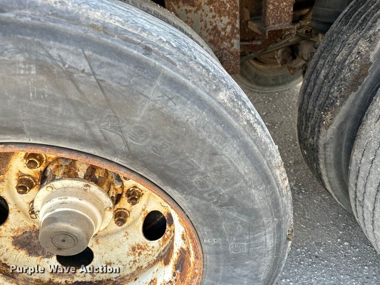 image for item NL9973 2001 Wabash DVCVHPC dry van trailer