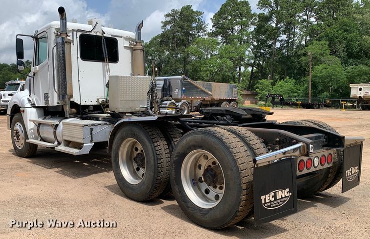 image for item NQ9583 2006 Freightliner  Columbia semi truck