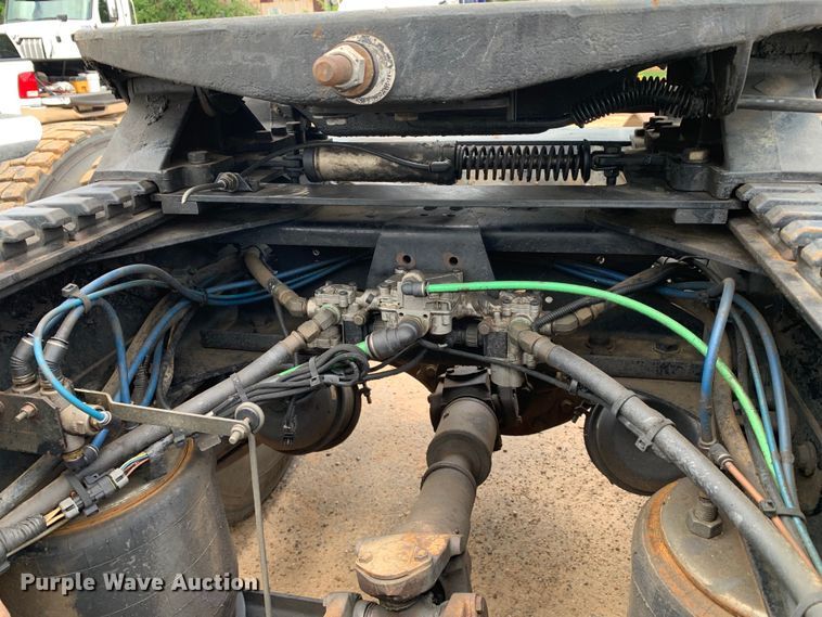 image for item NQ9583 2006 Freightliner  Columbia semi truck