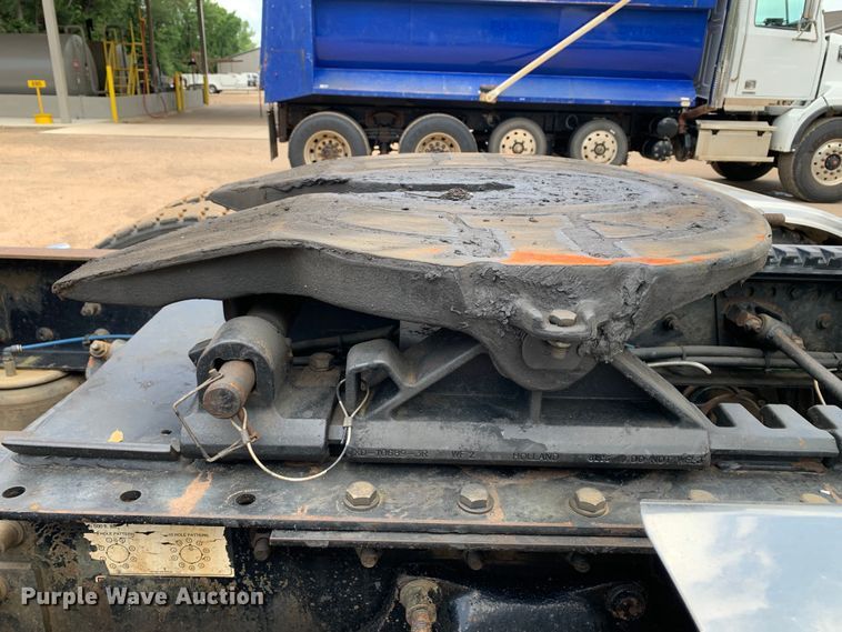 image for item NQ9583 2006 Freightliner  Columbia semi truck