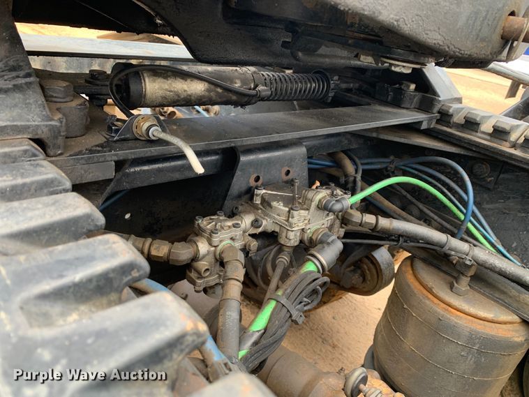 image for item NQ9583 2006 Freightliner  Columbia semi truck