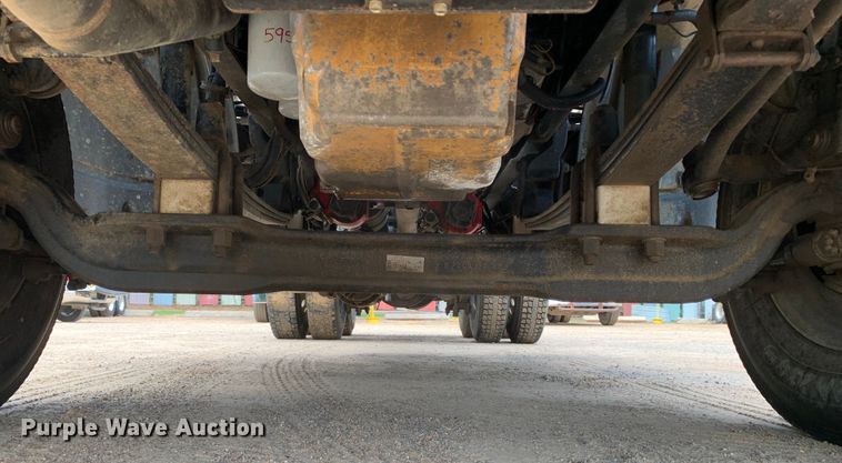 image for item NQ9583 2006 Freightliner  Columbia semi truck