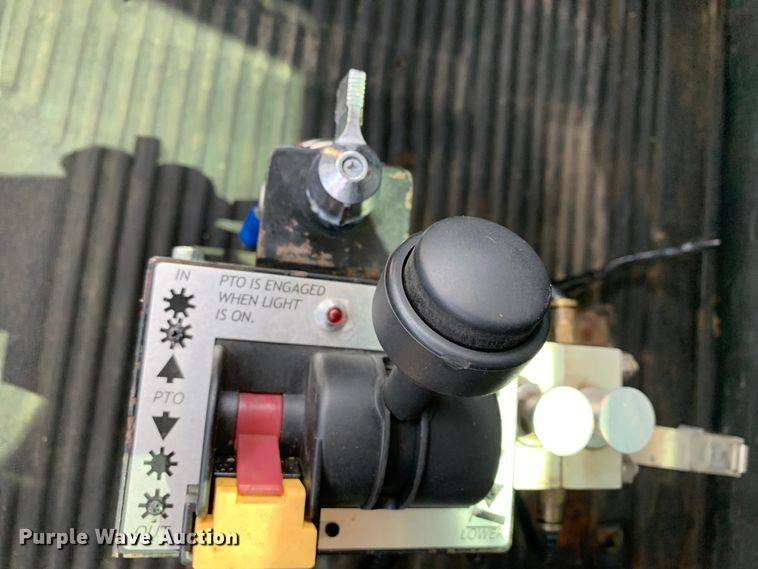 image for item NQ9583 2006 Freightliner  Columbia semi truck