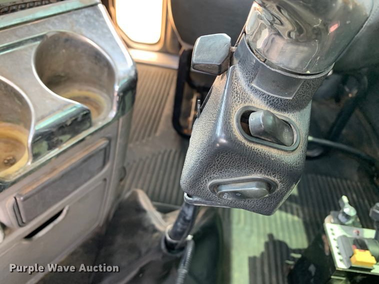 image for item NQ9583 2006 Freightliner  Columbia semi truck