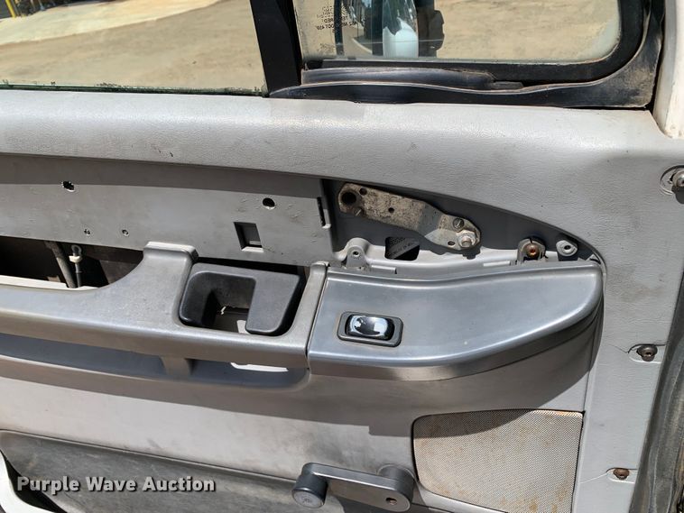 image for item NQ9583 2006 Freightliner  Columbia semi truck