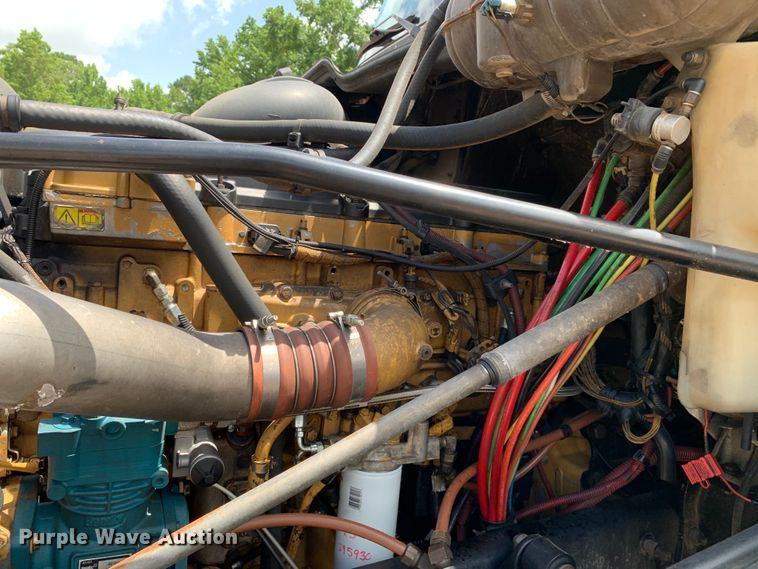 image for item NQ9583 2006 Freightliner  Columbia semi truck