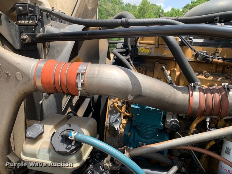 image for item NQ9583 2006 Freightliner  Columbia semi truck