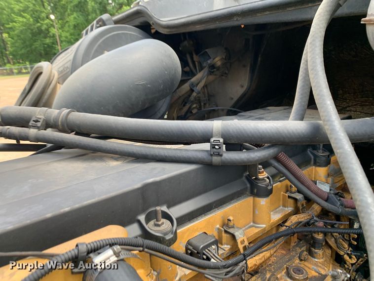 image for item NQ9583 2006 Freightliner  Columbia semi truck