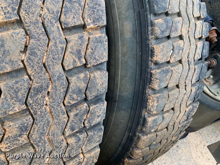 image for item NQ9583 2006 Freightliner  Columbia semi truck