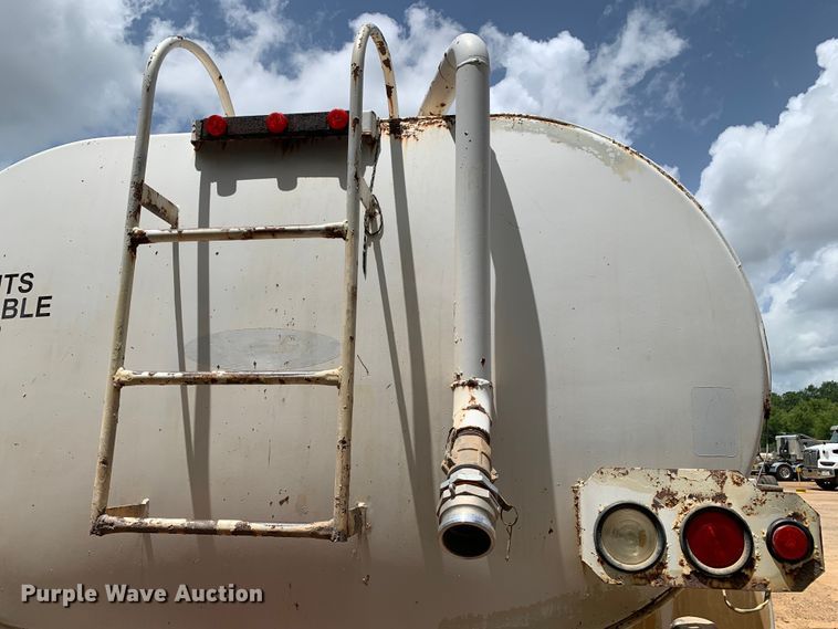 image for item NQ9584 2007 Ford F750 water truck