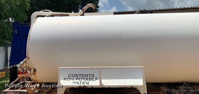 image for item NQ9584 2007 Ford F750 water truck