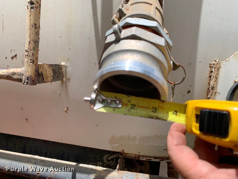 image for item NQ9584 2007 Ford F750 water truck