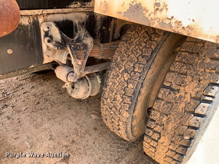 image for item NQ9584 2007 Ford F750 water truck