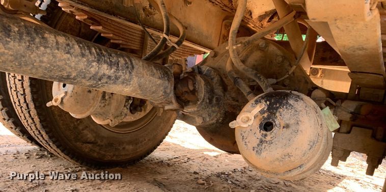 image for item NQ9584 2007 Ford F750 water truck