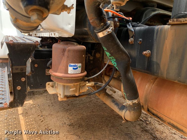 image for item NQ9584 2007 Ford F750 water truck