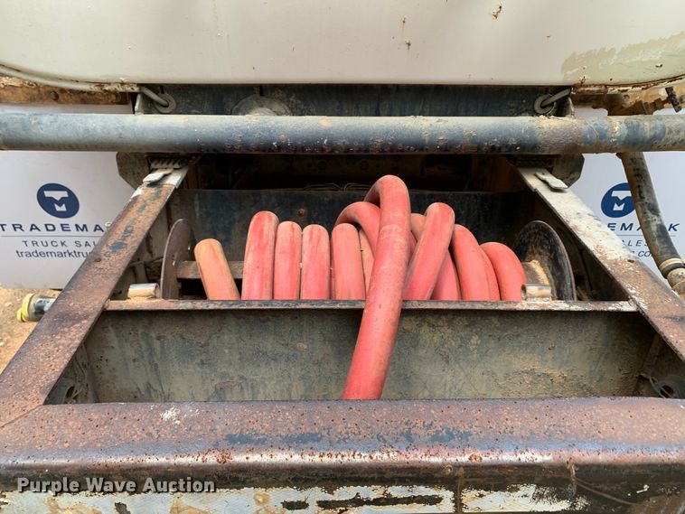 image for item NQ9584 2007 Ford F750 water truck